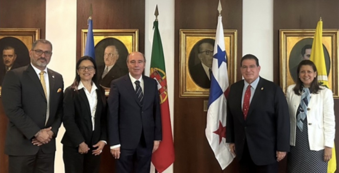 AIP receives visit from Panamanian Ambassador. Strengthening cooperation relations marked the meeting